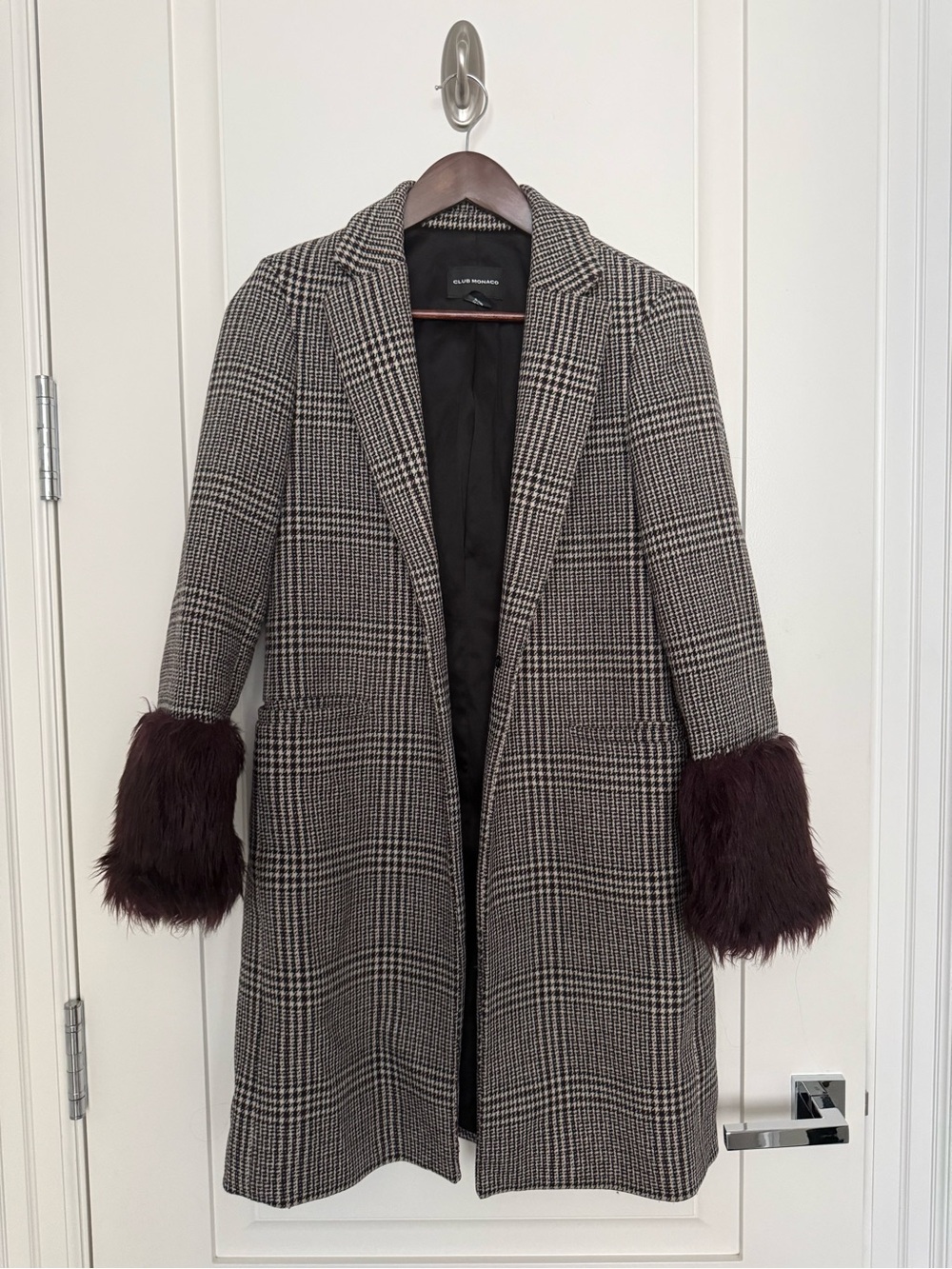 Club Monaco Houndstooth Plaid Starella Coat Faux Fur Cuffs - burgundy /brown